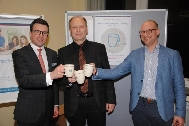 Wirtschaftsjunioren Hildesheim unterstützen die Friedrich-List Schule Bild: Wirtschaftsjunioren Hildesheim unterstützen die Friedrich-List Schule