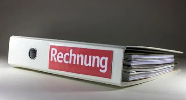 Bild: Offene Rechnungen – kein „Urlaub“ für Forderungseinzug