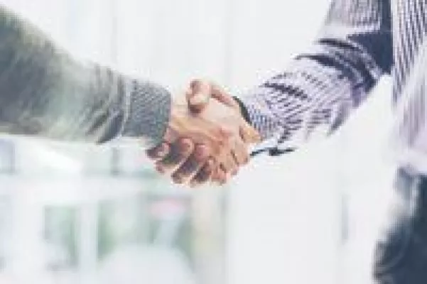 Bild: Headgate schließt strategische Partnerschaft mit Matchbird - Vitamin B mit System für TOP Familienunternehmen