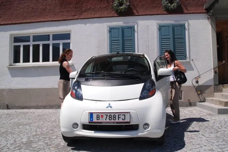 Bestnoten für Caruso Carsharing Bild: Bestnoten für Caruso Carsharing