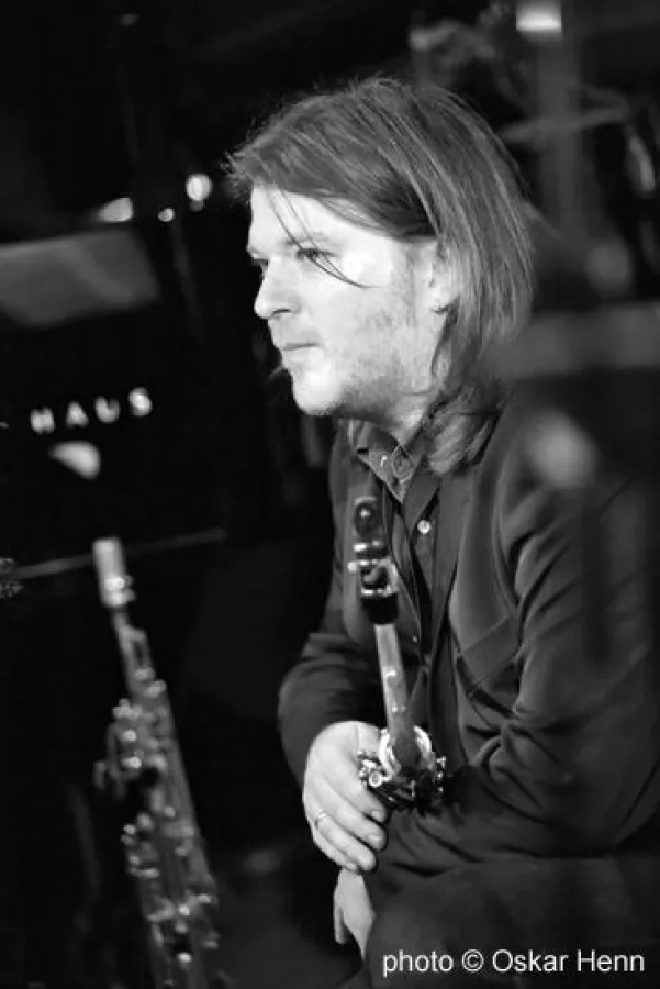 Der Münchner Saxophonist und Jazzschool-Dozent Tom Reinbrecht leitet die Jam Session in der Pasinger Fabrik.