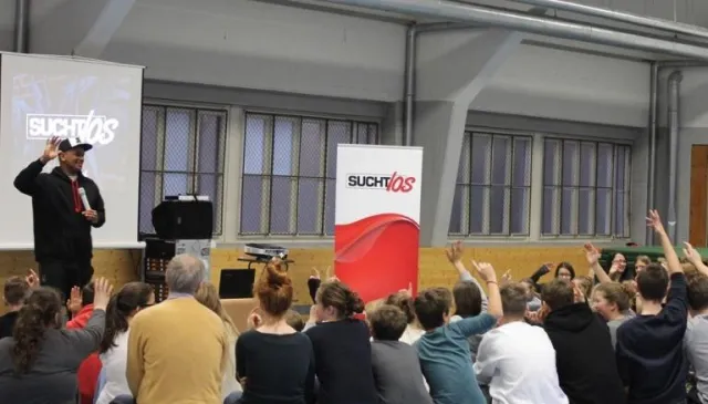 Bild: 2schneidig@school in Braunschweig: Suchtprävention