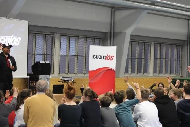 Bild: 2schneidig@school in Braunschweig: Suchtprävention