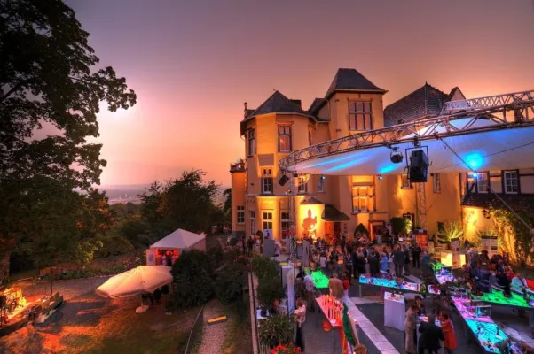 Bild: Neue, exklusive L & D Eventlocation auf Burg Dattenberg - Erste „Burgnacht der besonderen Begegnungen“