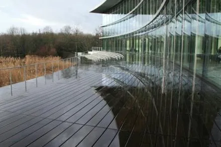 Bild: Thermoholz - Terrassenanlage für die Heinrich-Heine-Universität Düsseldorf