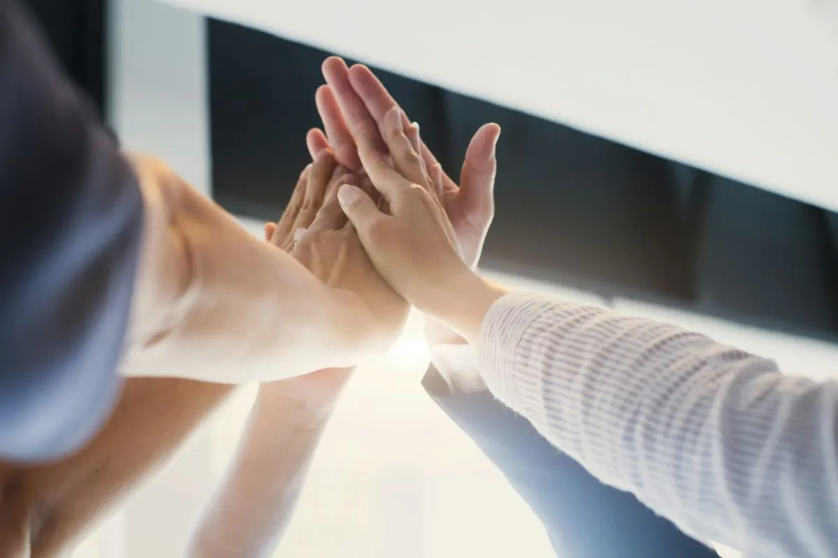 Die TÜV SÜD Personenzertifizierung erhöht zusätzlich das Vertrauen in das Angebot des IBB. (© Getty Images/unsplash)