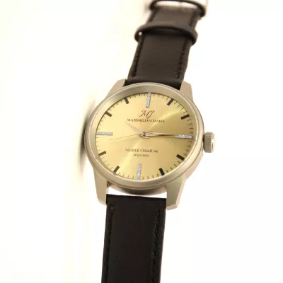 Bild: Die neue MJ Royal Gold Automatik-Uhr für alle, die stilsichere Eleganz lieben