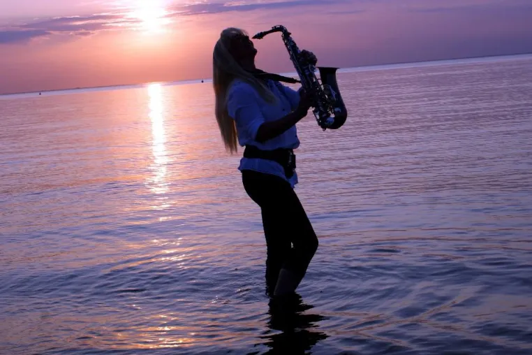 Bild: Saxophonistin Kathrin Eipert gibt Konzert mit den schönsten Lovesongs