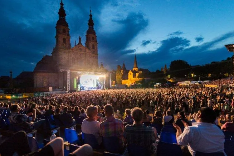 Domplatzkonzerte 2017: Erwin Schrott und Sarah Connor in Fulda Bild: Domplatzkonzerte 2017: Erwin Schrott und Sarah Connor in Fulda