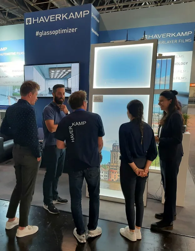 HAVERKAMP präsentiert die schaltbare Folie HAVERKAMP ClickFilm® auf der glasstec Messe (© HAVERKAMP GmbH)