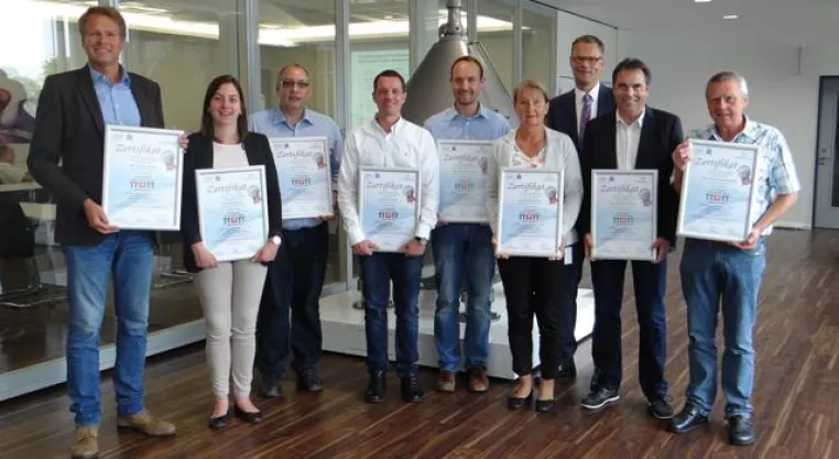 Erste Fachhochschul-Zertifikate verliehen - GEA und Sorin haben die ersten zertifizierten Technischen Trainer Bild: Erste Fachhochschul-Zertifikate verliehen - GEA und Sorin haben die ersten zertifizierten Technischen Trainer