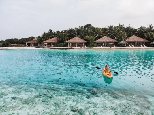 Bild: Cinnamon Hotels & Resorts Maldives enthüllt exklusive Black Friday-Angebote für den Traumurlaub