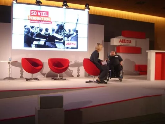 Bild: Augsburger Konzertreihe im Kino - Roll and Walk ist ein Motiv der Aktion Mensch Kampagne „So viel...“