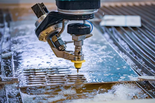 Bild: Präzision im Schnitt: Wie die Watercut GmbH komplexe Projekte realisiert - Watercut Erfahrungen im Fokus