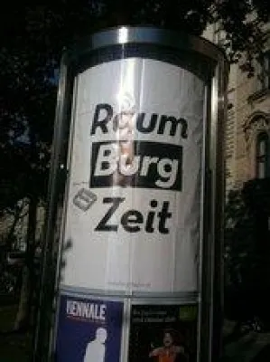 Bild: Burgtheater - Hier dreht's die Säule, online dreht's Gentics