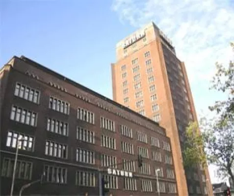 Bild: JURA setzt Akzente in Welt der Kaffeevollautomaten … und SATURN am Hansaring brilliert mit neuem Hammerangebot