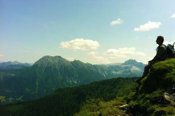 Aktivurlaub in Österreich mit Genusswandern & Yoga - Postkartenpanorama inklusive Bild: Aktivurlaub in Österreich mit Genusswandern & Yoga - Postkartenpanorama inklusive