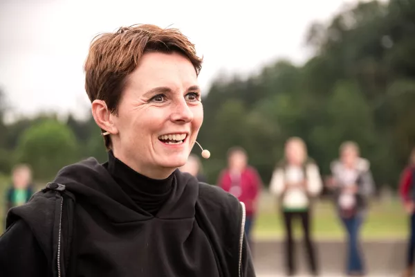 Bild: CLUBHOUSE-App ist der Live-Life-Coaching Türöffner für Franziska Müller. 