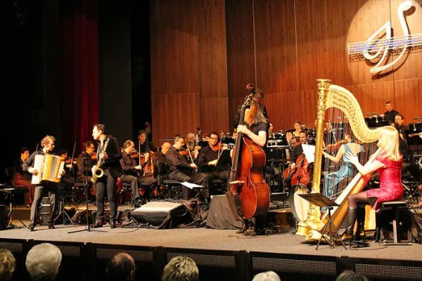 Bild: Musikalische Reise zum Ende des Regenbogens - Quadro Nuevo und Vogtland Philharmonie