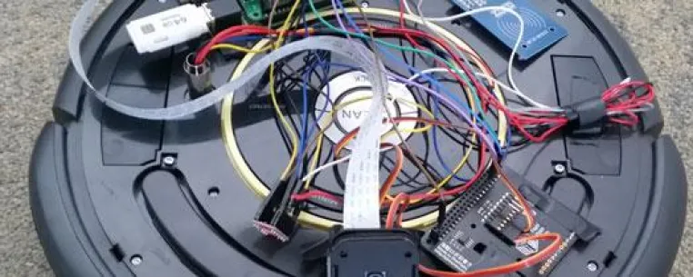 Bild: Smarter Saugroboter für die automatisierte Büroreinigung