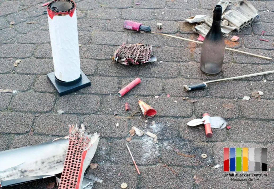 Lackschäden nach Silvester fotolia©vschlichting