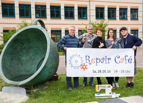 Bild: Offene Reparaturwerkstatt in der Studentenlounge Malzmühle