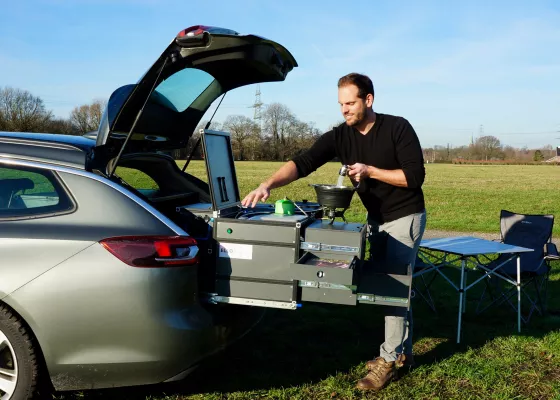 Bild: Vom Alltagsauto zum Camper in 5 Minuten – und wieder zurück