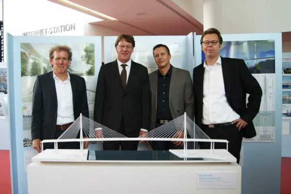 Zwölf Brücken auf 500 Quadratmetern: Ausstellung zum Realisierungswettbewerb Süderelbebrücke eröffnet Bild: Zwölf Brücken auf 500 Quadratmetern: Ausstellung zum Realisierungswettbewerb Süderelbebrücke eröffnet