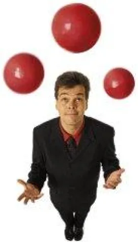 Frauen und Männer können mit der 3-Ball-Jonglage das räumliche Sehen verbessern Bild: Frauen und Männer können mit der 3-Ball-Jonglage das räumliche Sehen verbessern