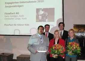Bild: Auszubildende der FlowFact AG erhalten Preis für besonderes soziales Engagement