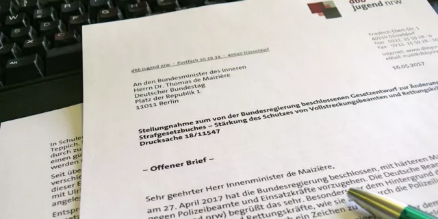 Bild: Härtere Strafen bei Gewalt gegen Einsatzkräfte - dbb jugend nrw: Gesetz geht nicht weit genug