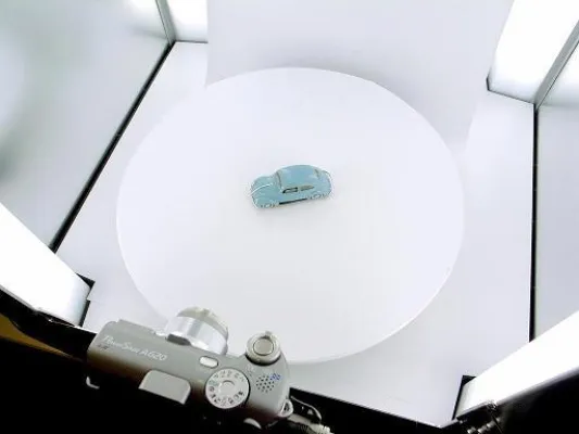 Bild: CeBIT 2007: Packshot lanciert mit Packshot-Creator 3D das erste 3D Kompakt-Fotostudio