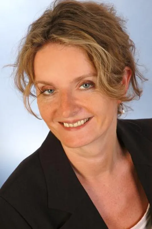 Elke Stuhlmann, es-change