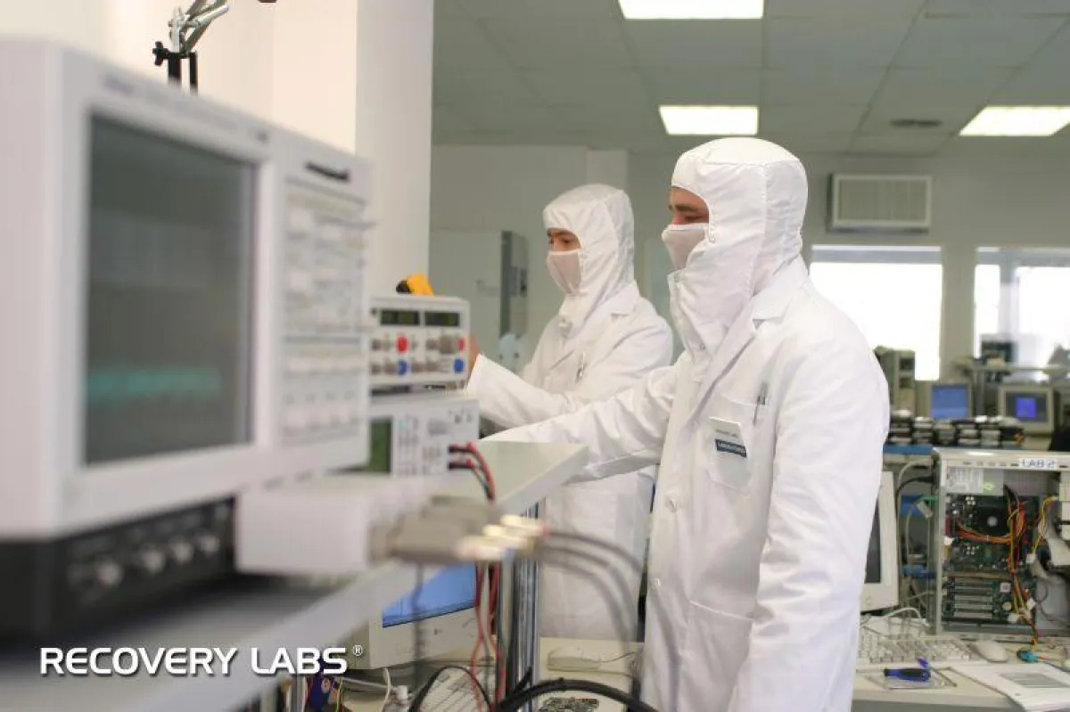 Das Labor von Recovery Labs ist unter anderem mit einem Reinraum der Klasse 100 ausgestattet