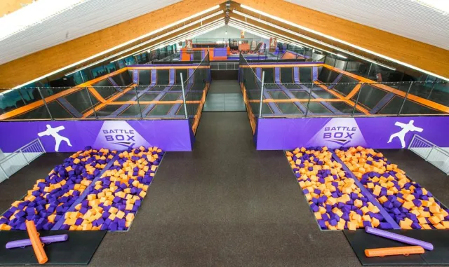 Bild: Das JUMP House wächst: Erweiterung auf 3.000 qm Aktionsfläche mit neuer BattleBox und über 100 Trampolinen