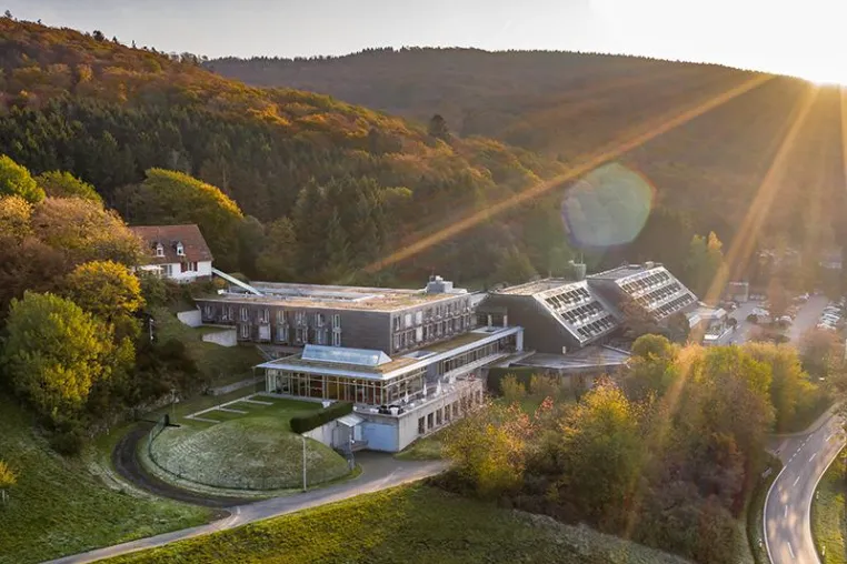 Hotel Collegium Glashütten im Taunus eröffnet wieder nach Corona Pause zum 01.07.2020 Bild: Hotel Collegium Glashütten im Taunus eröffnet wieder nach Corona Pause zum 01.07.2020