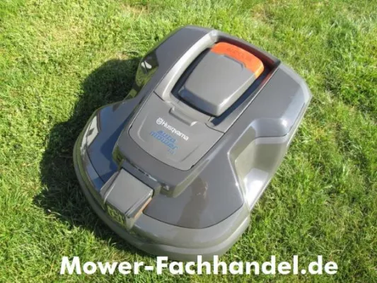 Bild: Neuer Husqvarna Automower® 440 für große Rasenflächen