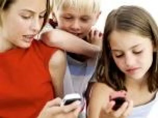 Bild: Pro & contra: BRAUCHEN KINDER WIRKLICH HANDYS?