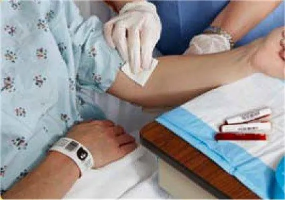 Bild: MRSA-resistente Patientenarmbänder zur Patientensicherheit und Patienten-Identifikation