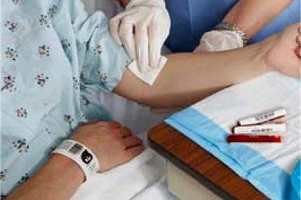 Bild: MRSA-resistente Patientenarmbänder zur Patientensicherheit und Patienten-Identifikation