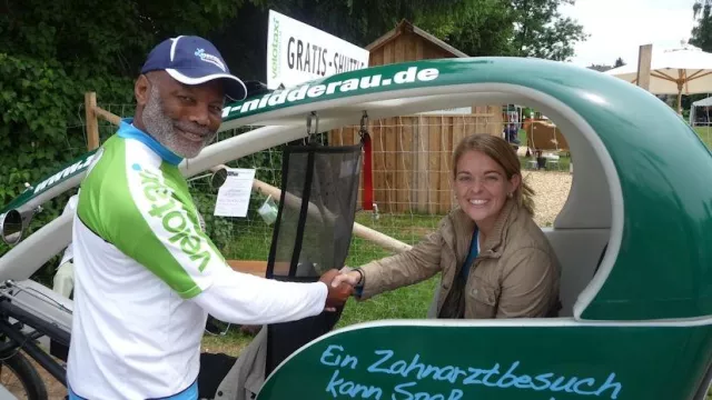 Bild: Zahn-Zentrum-Nidderau spendiert Freifahrten auf Hessentag