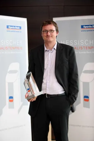 Hessischer Journalistenpreis 2009 - Georg Löwisch (taz) siegt mit Schäfer-Gümbel-Porträt Bild: Hessischer Journalistenpreis 2009 - Georg Löwisch (taz) siegt mit Schäfer-Gümbel-Porträt