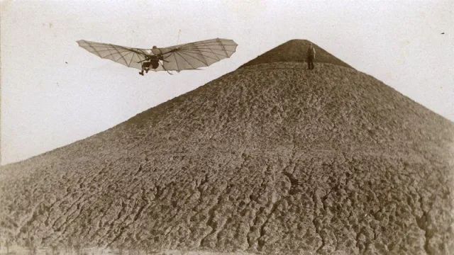 Bild: Die DGLR würdigt 125 Jahre Menschenflug