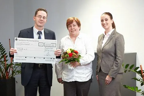 Bild: Weihnachtsspende des ISC Münster geht an den Münsteraner Verein „Frühstück Zusammen“ (FRÜZ e.V.)