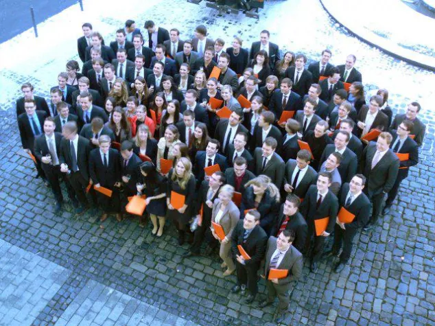 Bild: Die EUFH verabschiedete 280 Absolventen am Standort Brühl