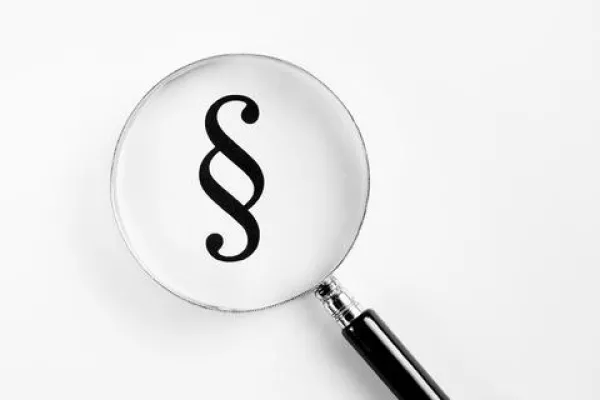 Bild: Mindest-Strafe für Genitalverstümmelung soll herabgesetzt werden. Täter sollen vor Abschiebung bewahrt werden