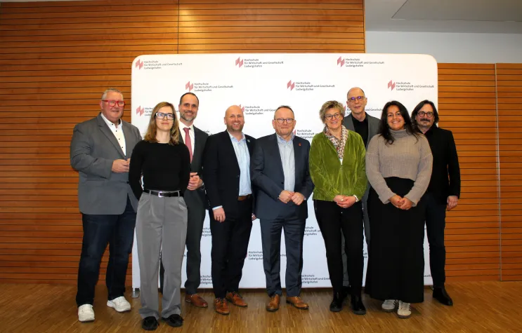 Bild: Warum Bürokratieabbau an der Unterschrift scheitert: Mehrheit kennt ihre digitalen Rechte nicht