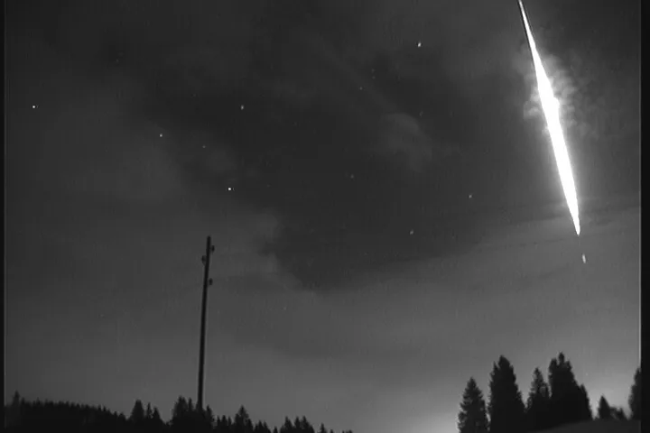 Mittwochnacht-Himmelsphänomen: Feuerkugel, Feuerball oder Großsternschnuppe gesehen? Bild: Mittwochnacht-Himmelsphänomen: Feuerkugel, Feuerball oder Großsternschnuppe gesehen?