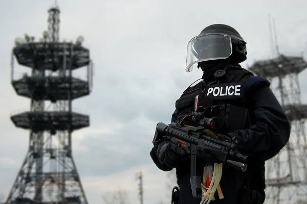 So sieht man sich wieder: Der Secret Service und NexTORCH Bild: So sieht man sich wieder: Der Secret Service und NexTORCH