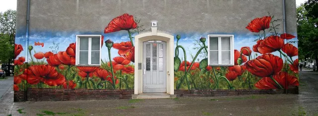 Bild: Mit Airbrush gegen Jugendkriminalität: Effektiver Graffiti-Schutz und sinnvolle Beschäftigung für Jugendliche